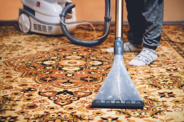 قالیشویی در اندیشه | 1 راهنمای جامع 4 معایب شستشوی فرش در محل